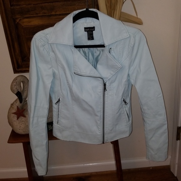 Wet Seal Jackets & Blazers - 🛍💜Adorable pastel blue jacket😊🌹
